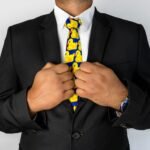 how to tie a tie